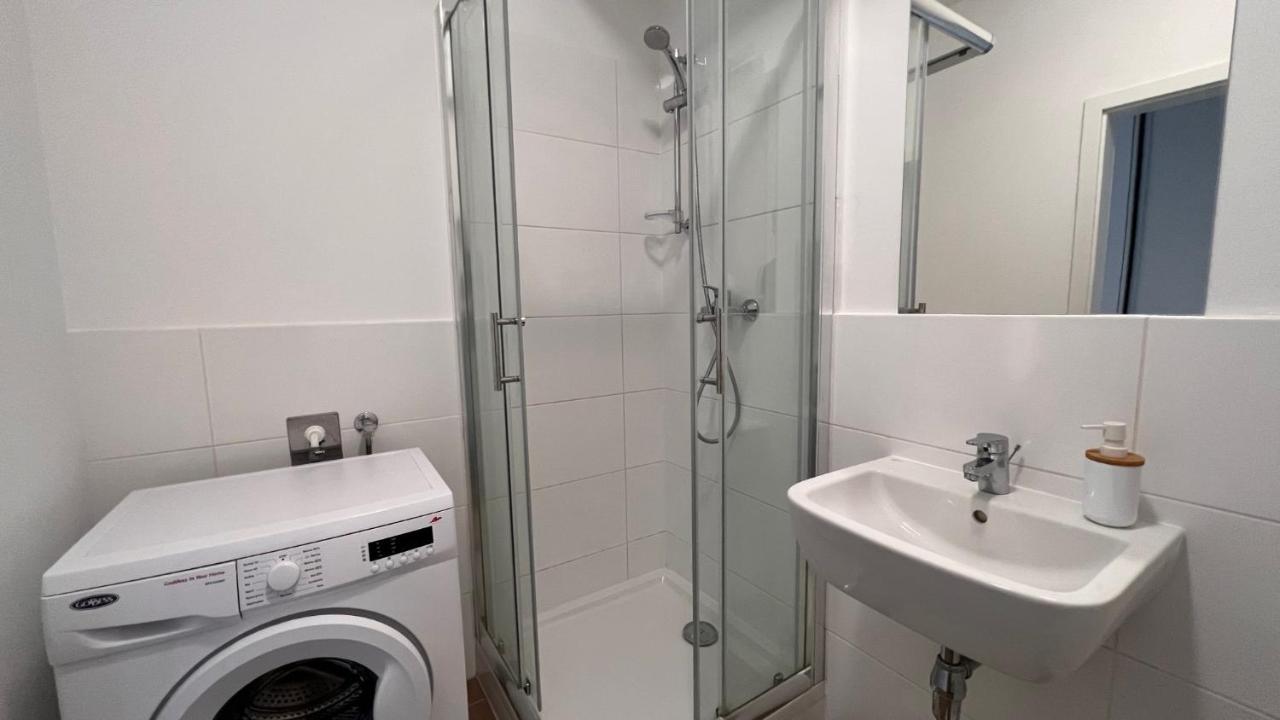 1 Room Apartment With Terrace, Slnecnice, 18B Bratislava Exterior foto