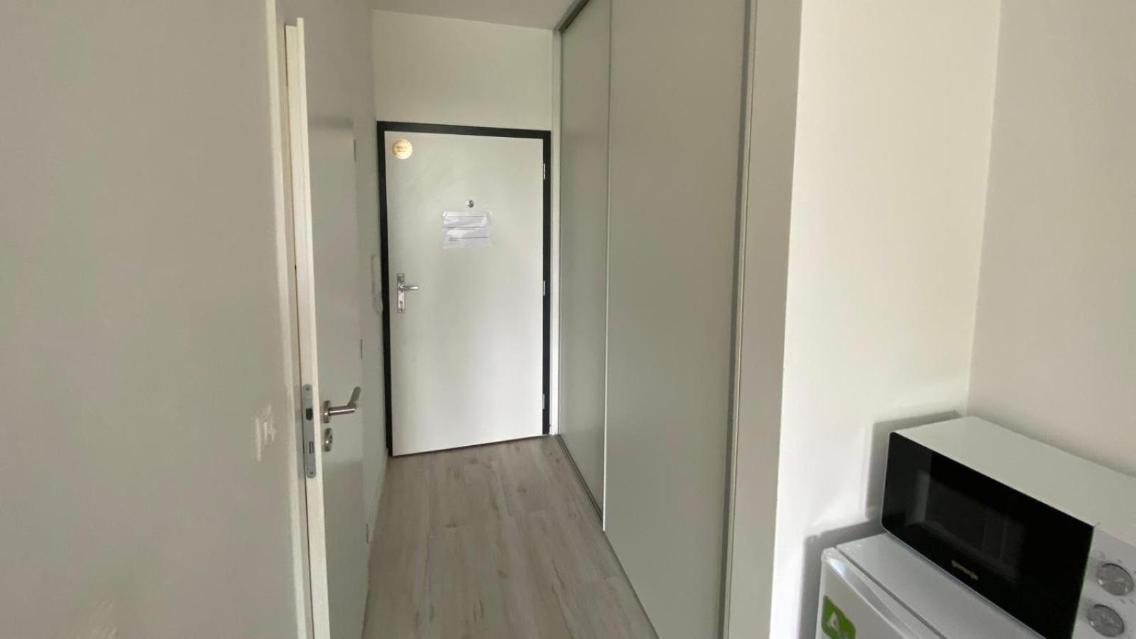 1 Room Apartment With Terrace, Slnecnice, 18B Bratislava Exterior foto